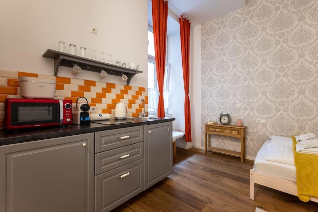 Compact Studio Near Center By Hm Wien Exteriör bild
