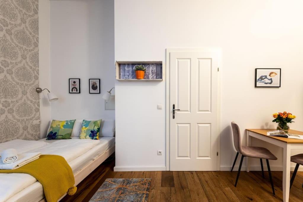 Compact Studio Near Center By Hm Wien Exteriör bild