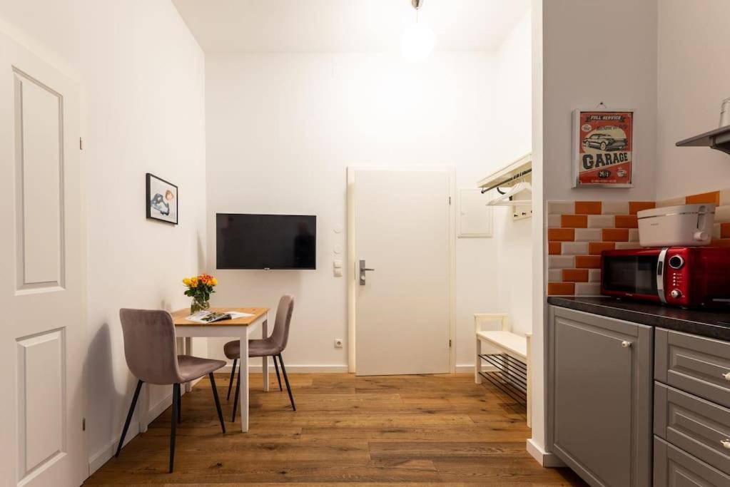 Compact Studio Near Center By Hm Wien Exteriör bild